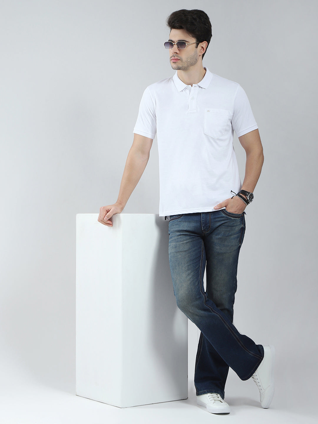 Men White Solid Collar Half Sleeve T-Shirt