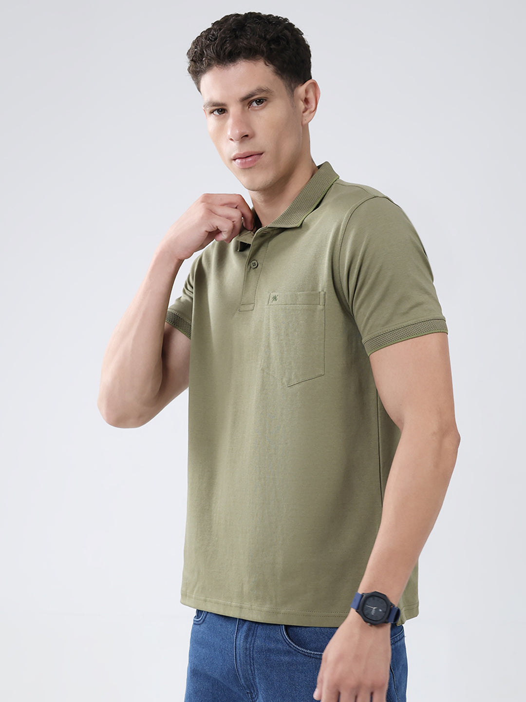 Men Olive Solid Collar Half Sleeve T-Shirt