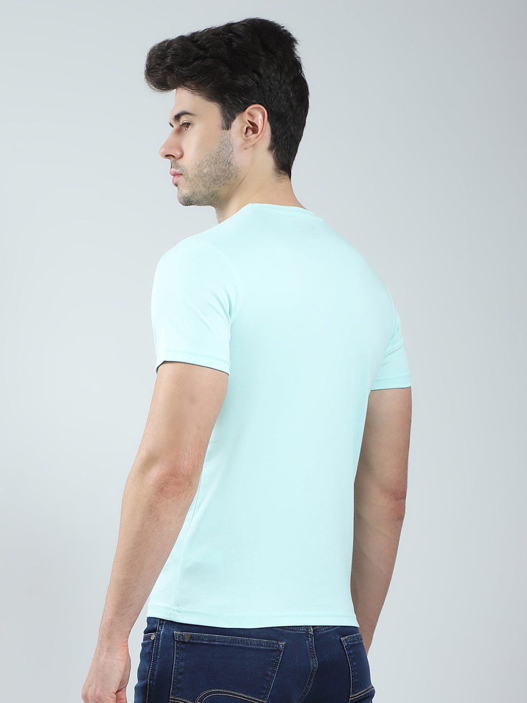 Men Blue Solid Round Neck Half Sleeve T-Shirt