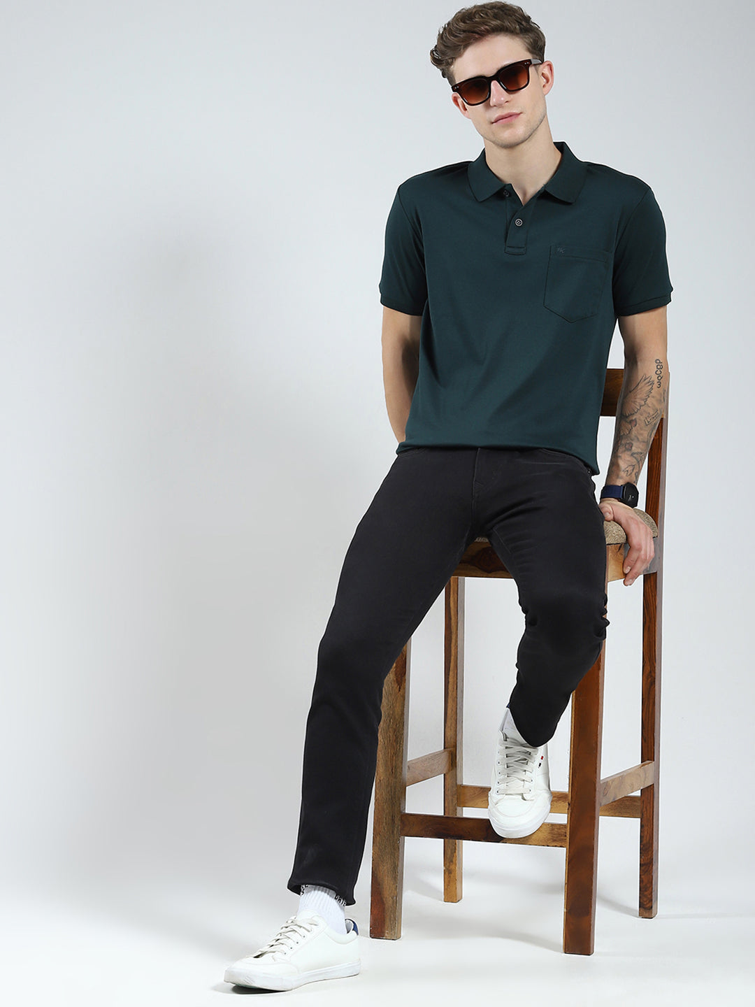 Men Green Solid Collar Half Sleeve T-Shirt