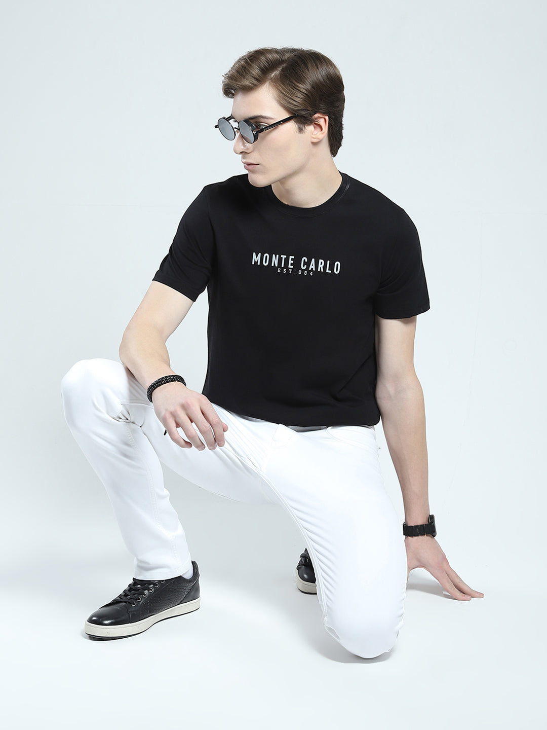 Men Black Solid Round Neck Half Sleeve T-Shirt