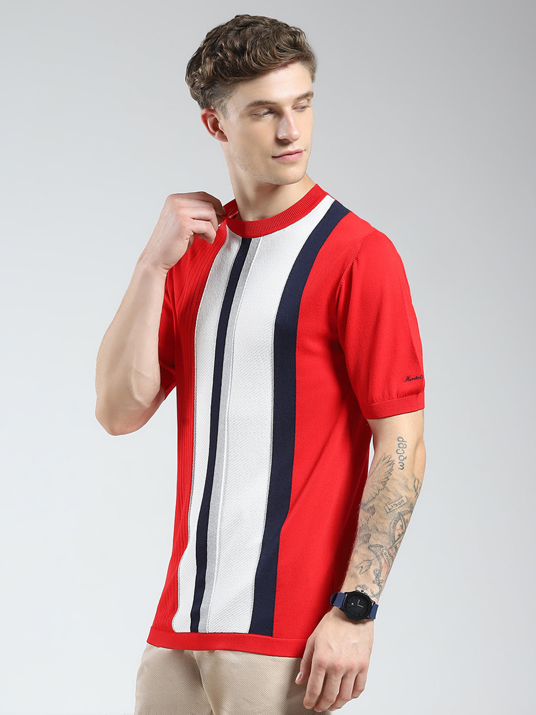 Men Red Stripe Round Neck Half Sleeve T-Shirt