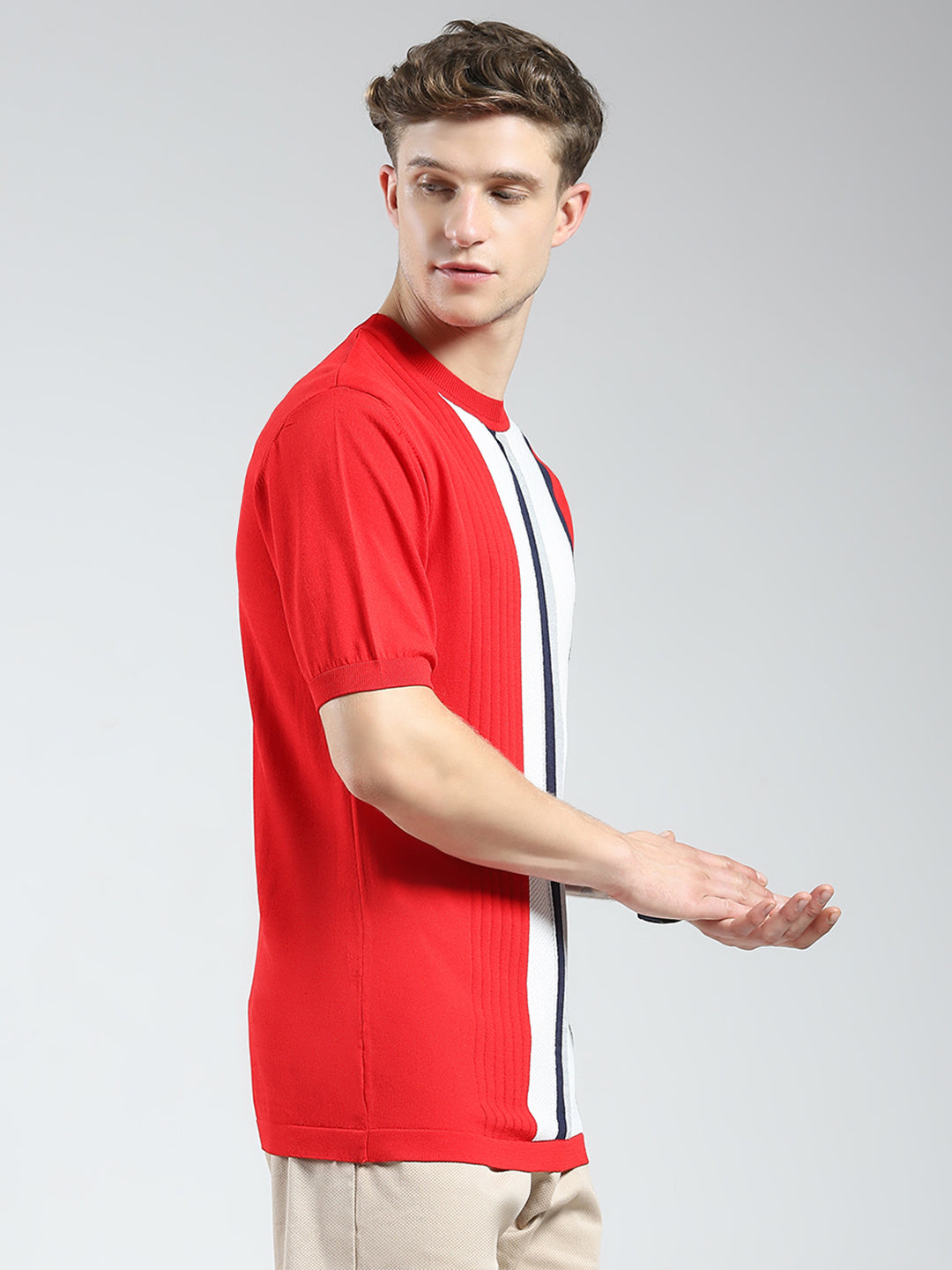 Men Red Stripe Round Neck Half Sleeve T-Shirt