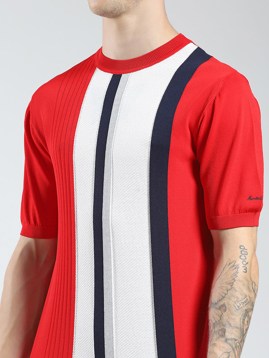 Men Red Stripe Round Neck Half Sleeve T-Shirt