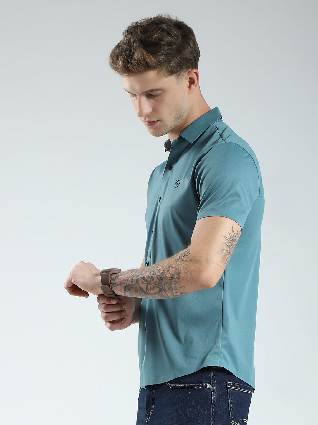 Men Green Solid Collar Half Sleeve Shirt