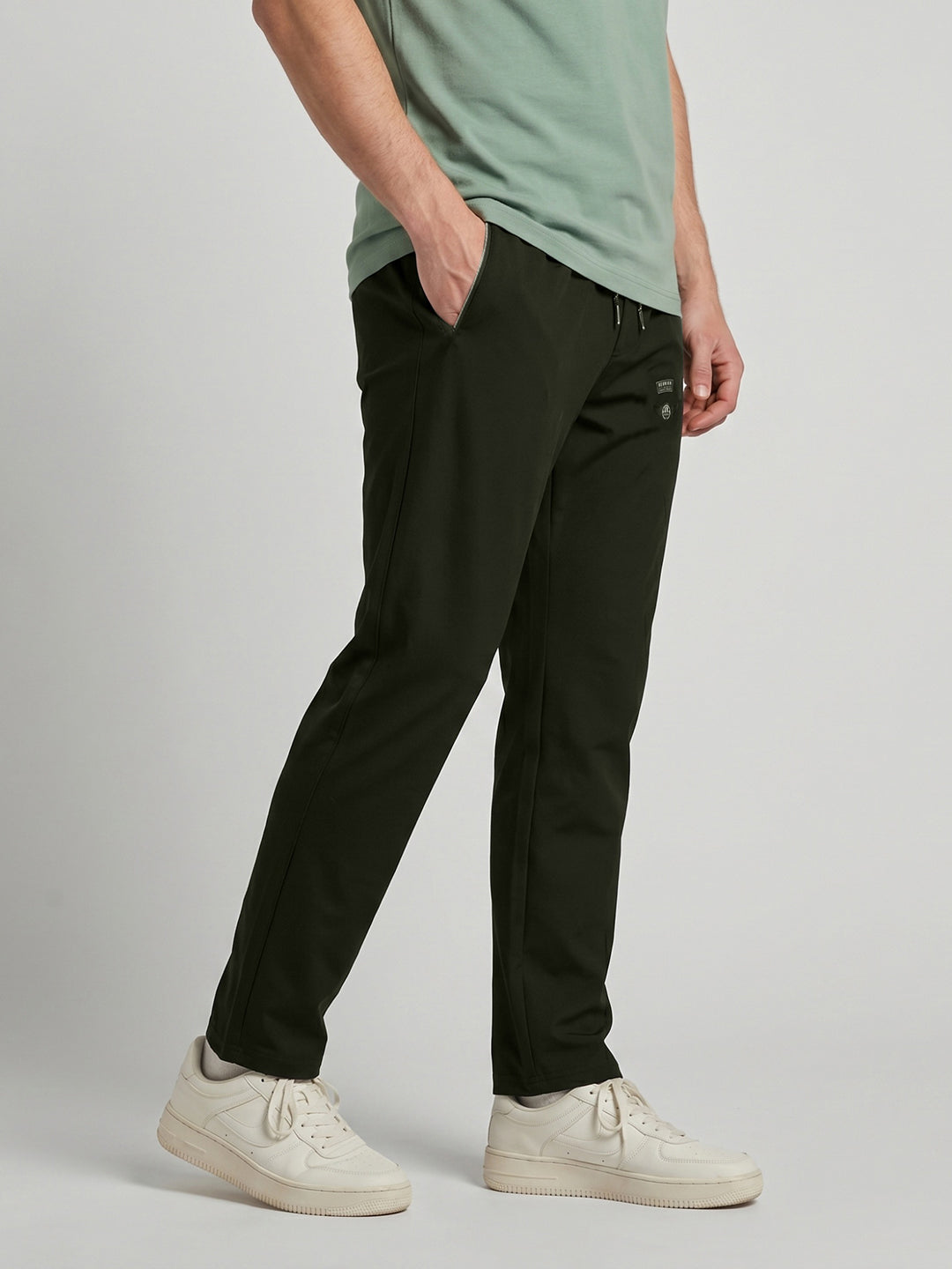 Men Olive Solid Regular Fit Lower