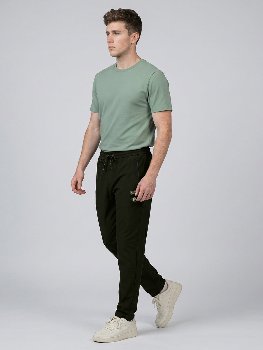Men Olive Solid Regular Fit Lower