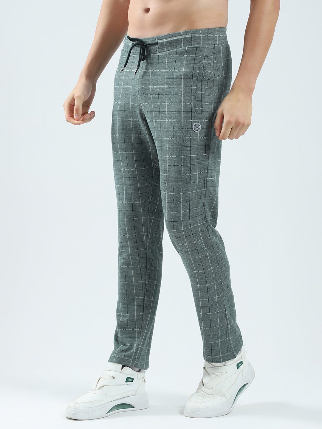Men Green Solid Regular Fit Lower