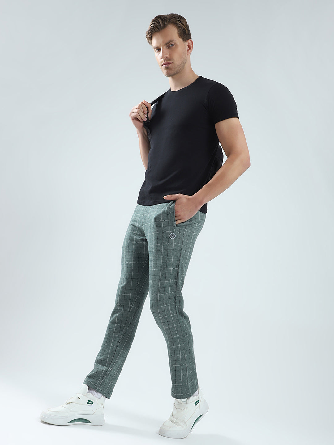 Men Green Solid Regular Fit Lower
