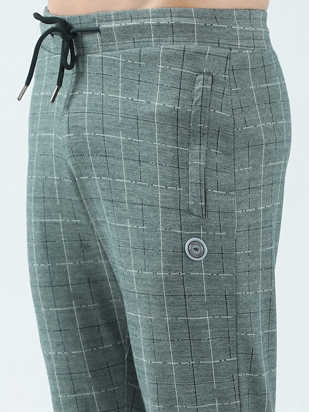 Men Green Solid Regular Fit Lower