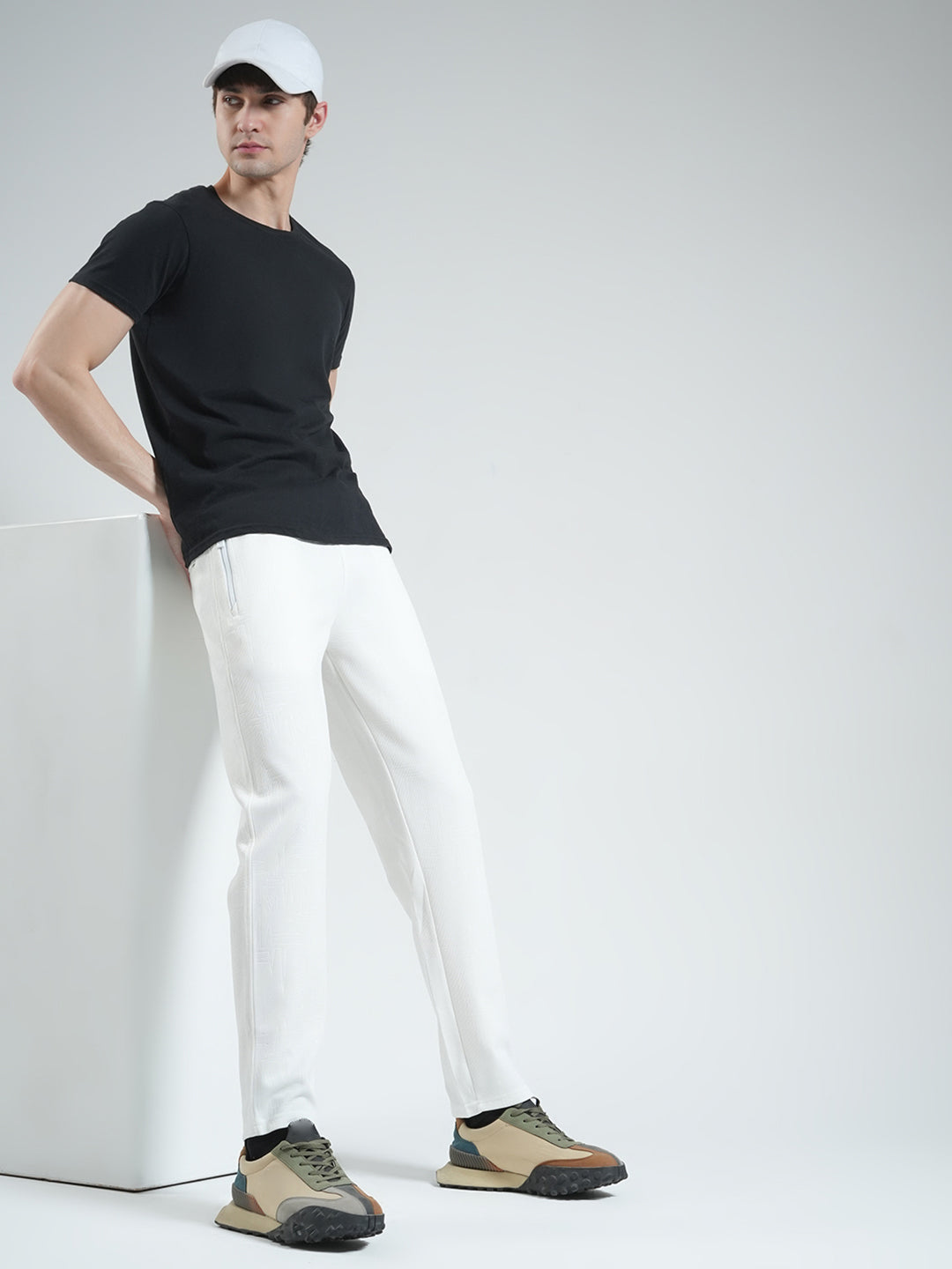Men White Solid Regular Fit Lower