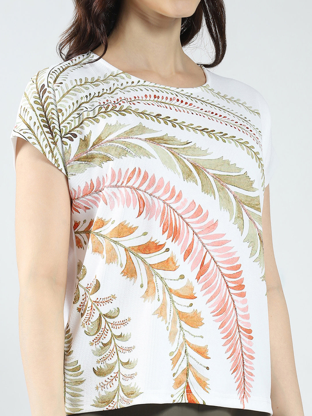 Women Off White Printed Round Neck Half Sleeve Top