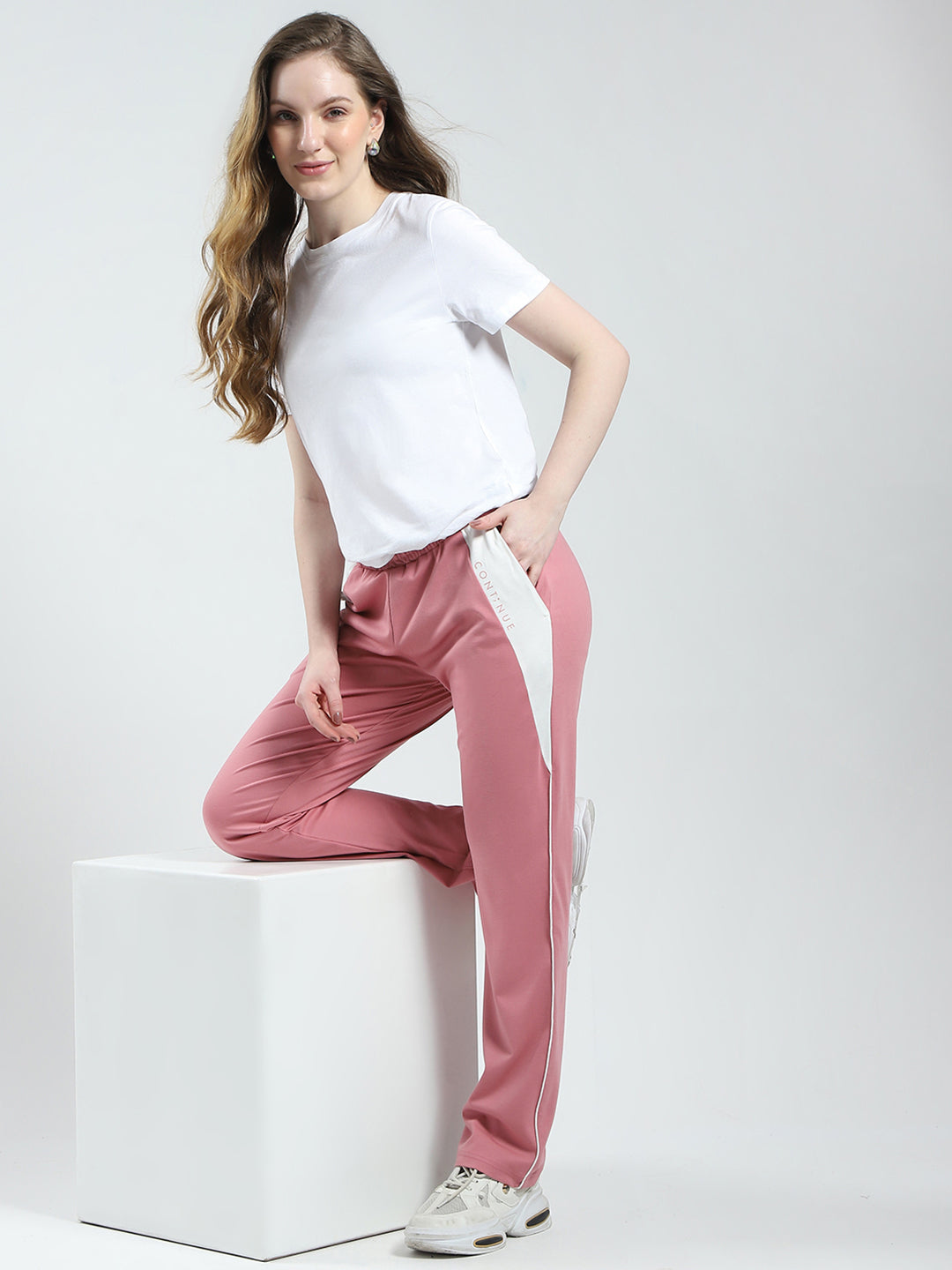Women Pink Solid Regular Fit Lower