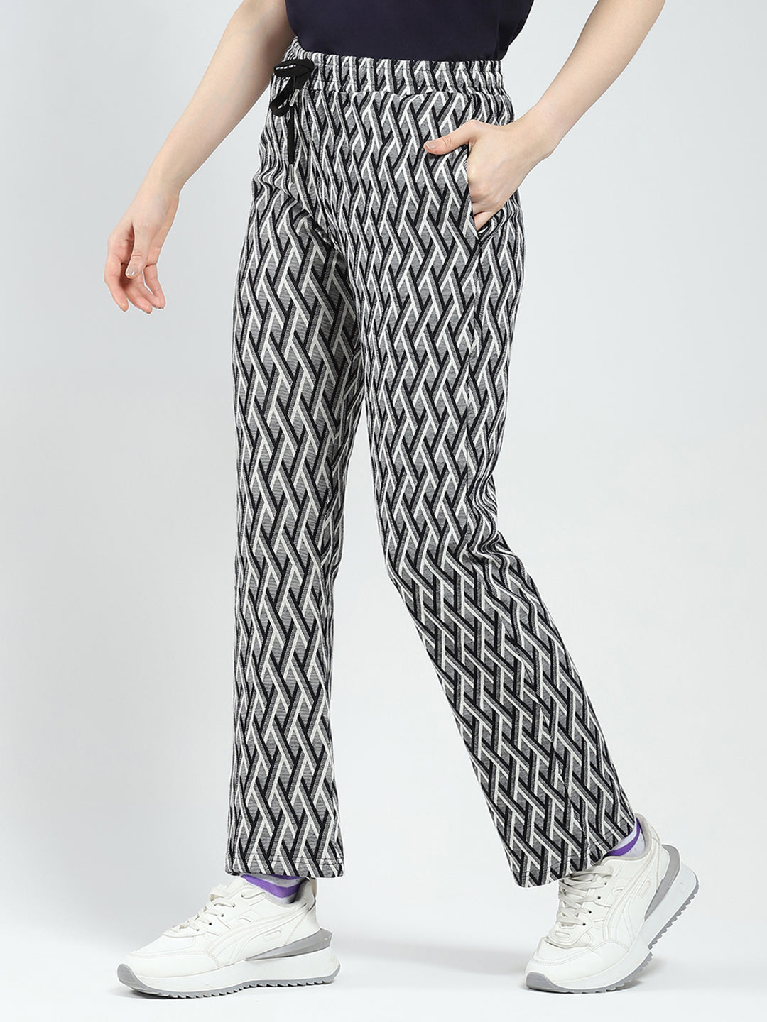 Women Black Self Design Regular Fit Lower