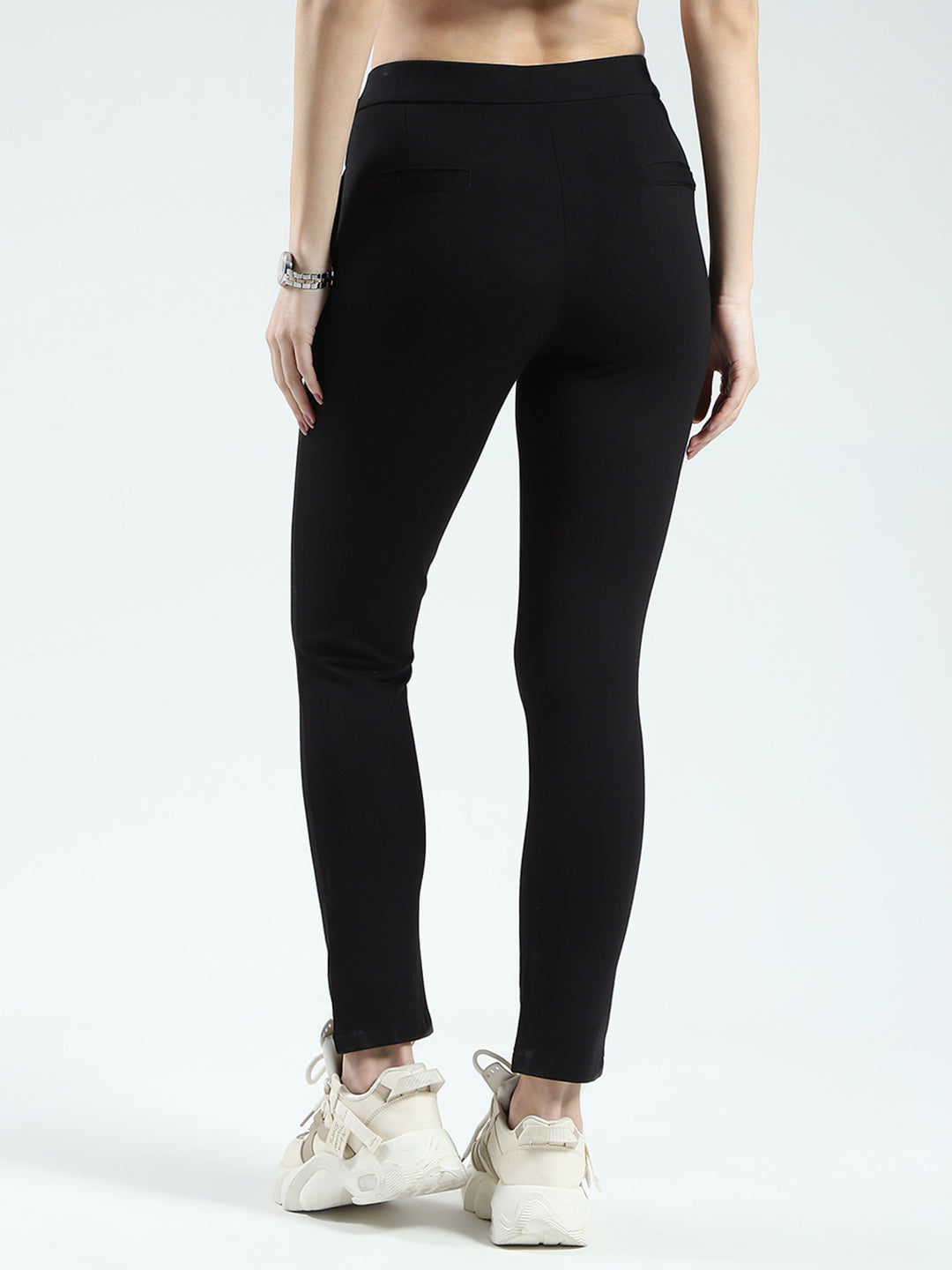 Women Black Solid Regular Fit Jegging