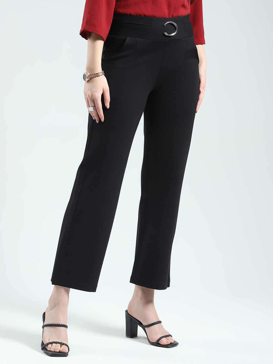 Women Black Solid Regular Fit Jegging