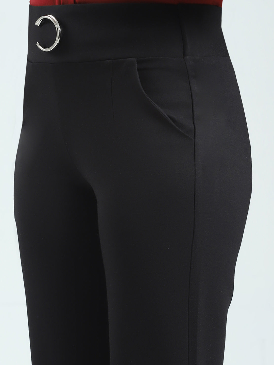 Women Black Solid Regular Fit Jegging