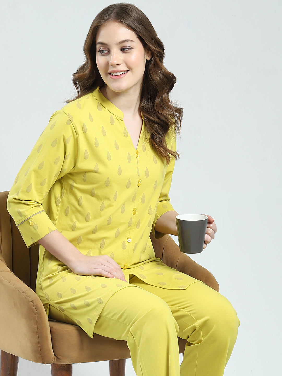 Women Yellow Printed Round Neck 3/4th Sleeve Lower Set