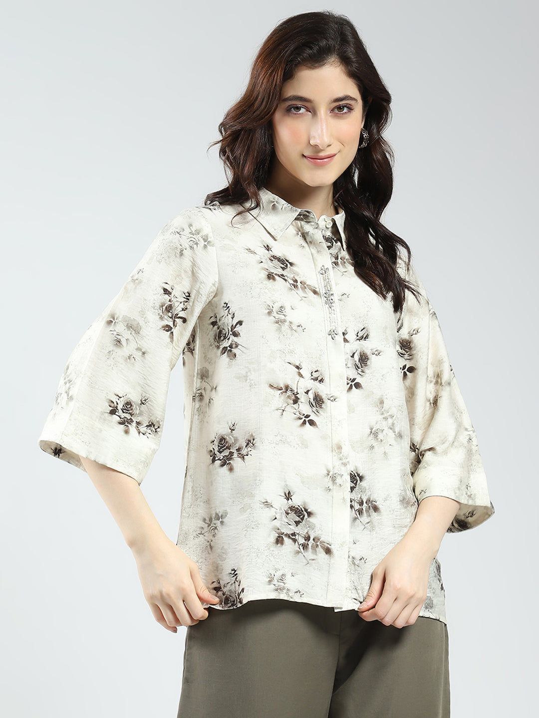 Women Off White Printed Collar 3/4th Sleeve Top