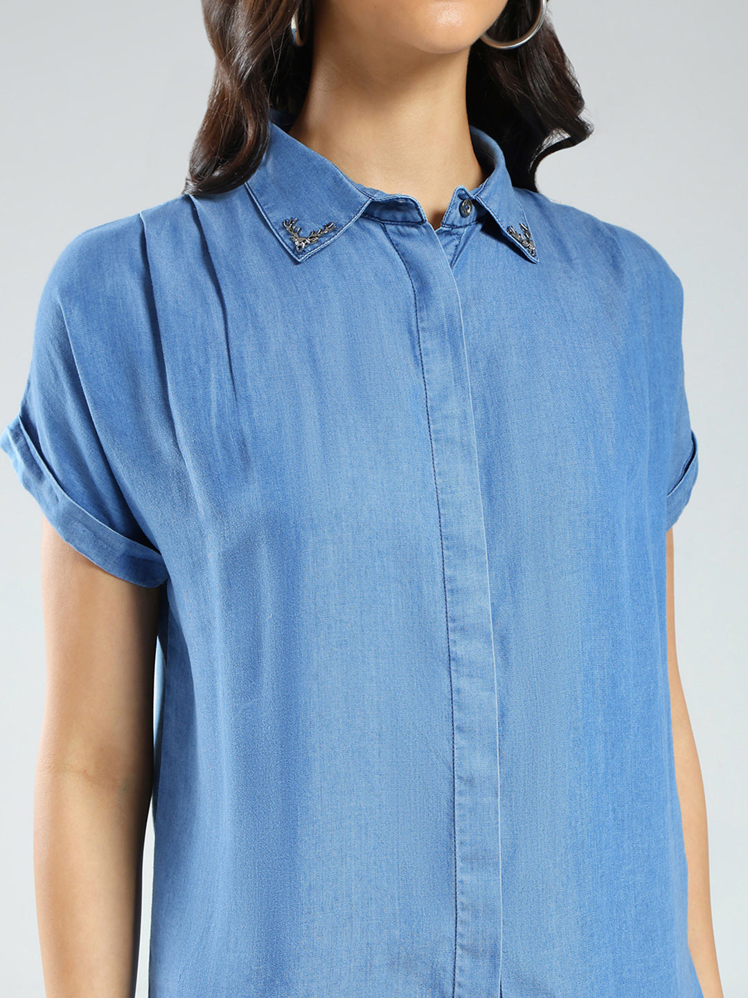 Women Blue Solid Collar Half Sleeve Top