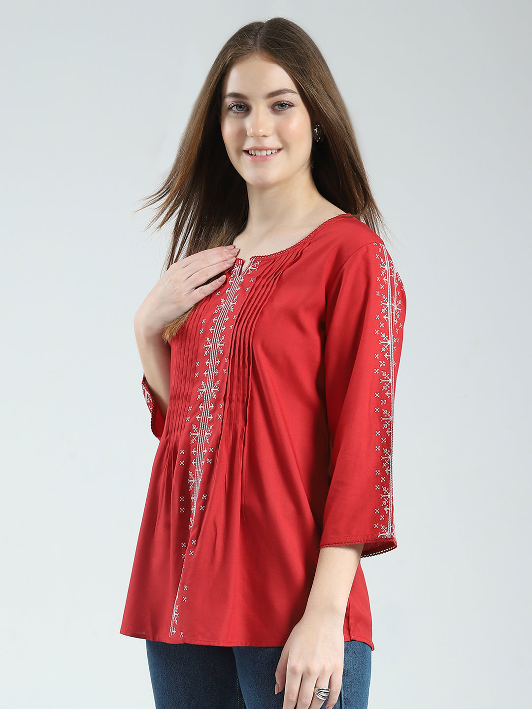 Women Red Printed Round Neck 3/4th Sleeve Top