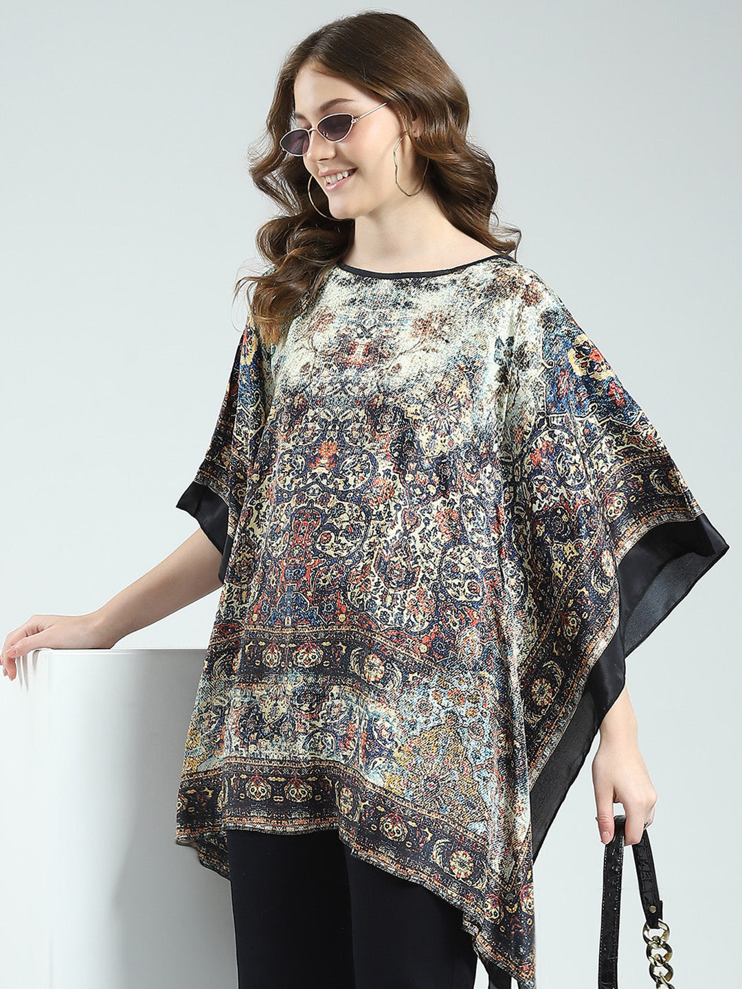 Women Black Printed Round Neck 3/4th Sleeve Poncho