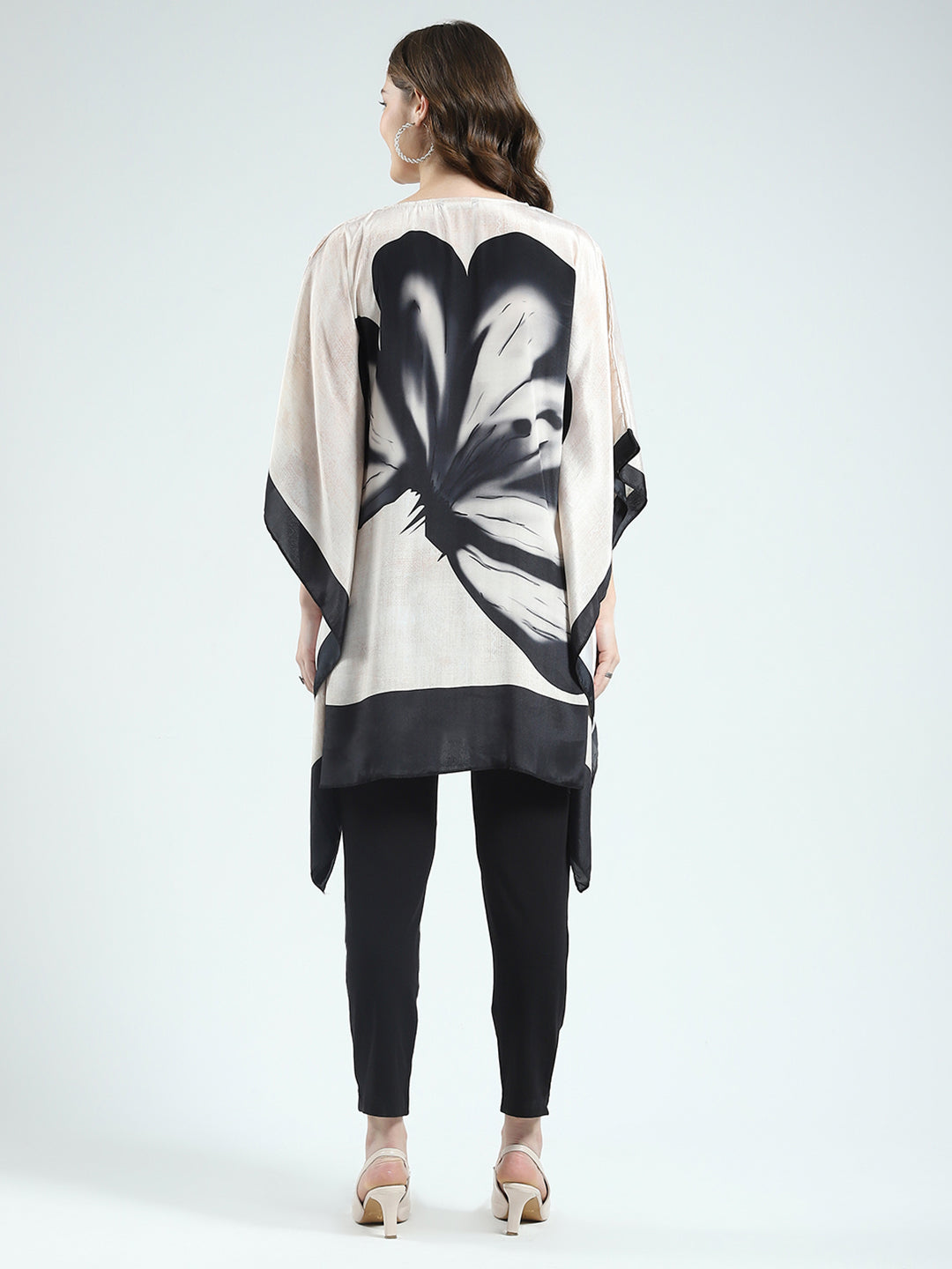 Women Beige Printed Round Neck 3/4th Sleeve Poncho