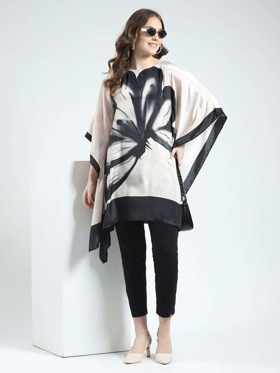 Women Beige Printed Round Neck 3/4th Sleeve Poncho