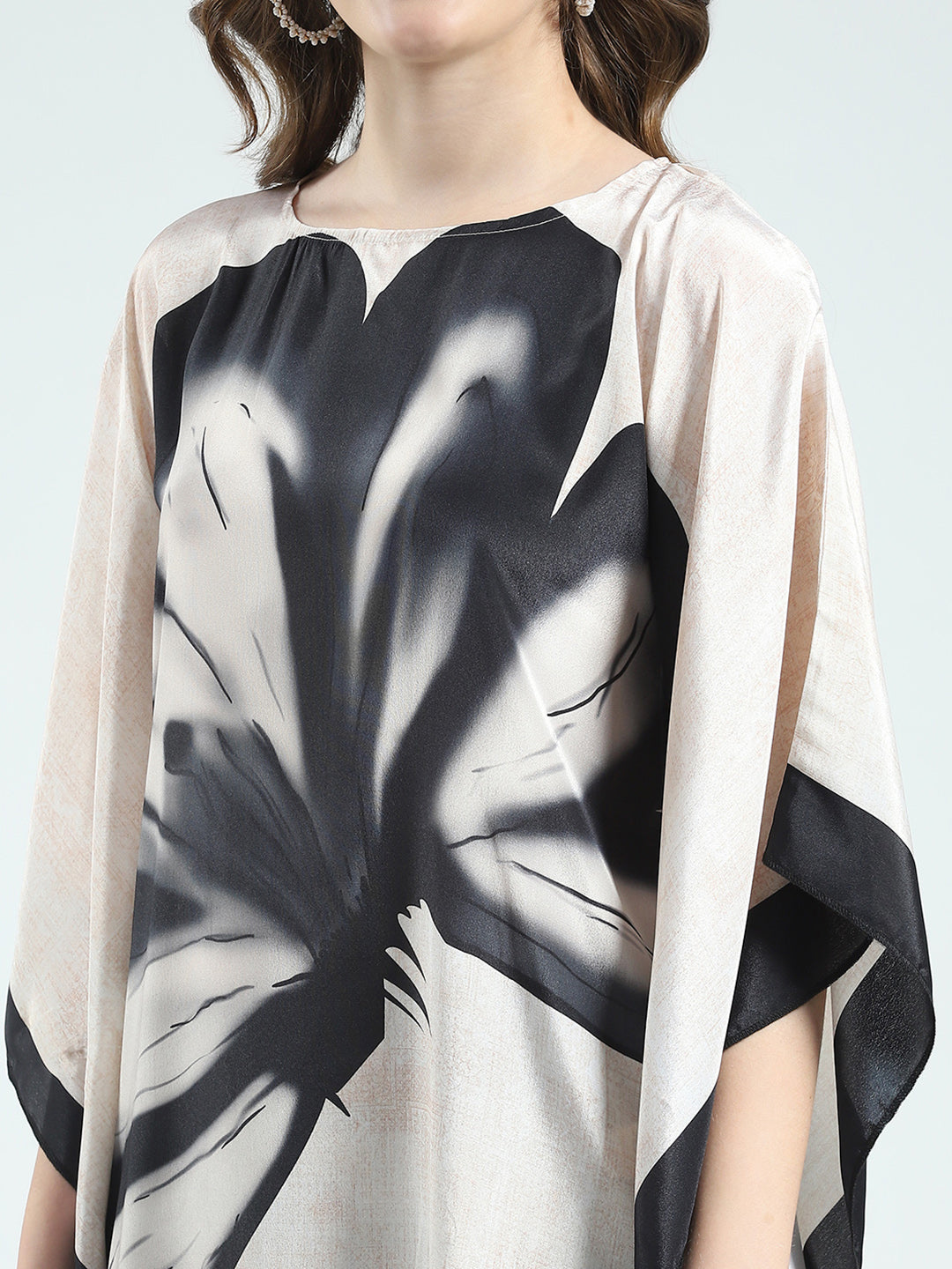 Women Beige Printed Round Neck 3/4th Sleeve Poncho