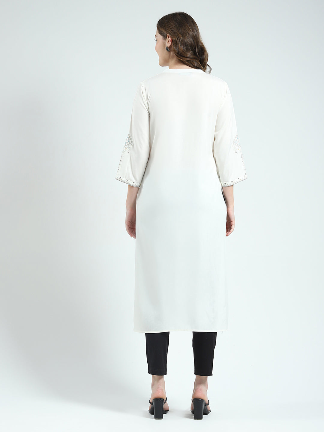 Women Off White Embroidered Round Neck 3/4th Sleeve Kurti