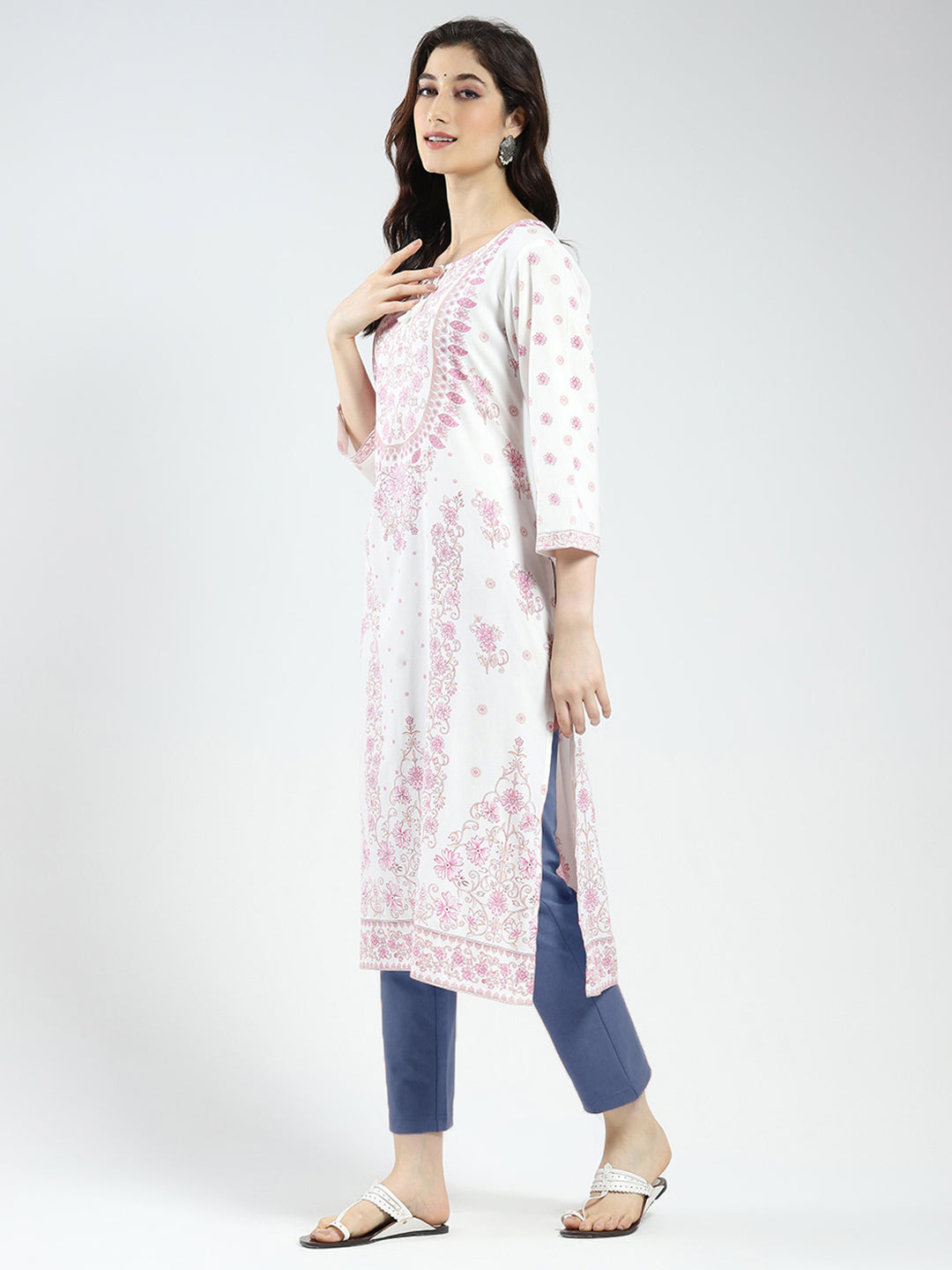 Women White Printed Round Neck 3/4th Sleeve Kurti