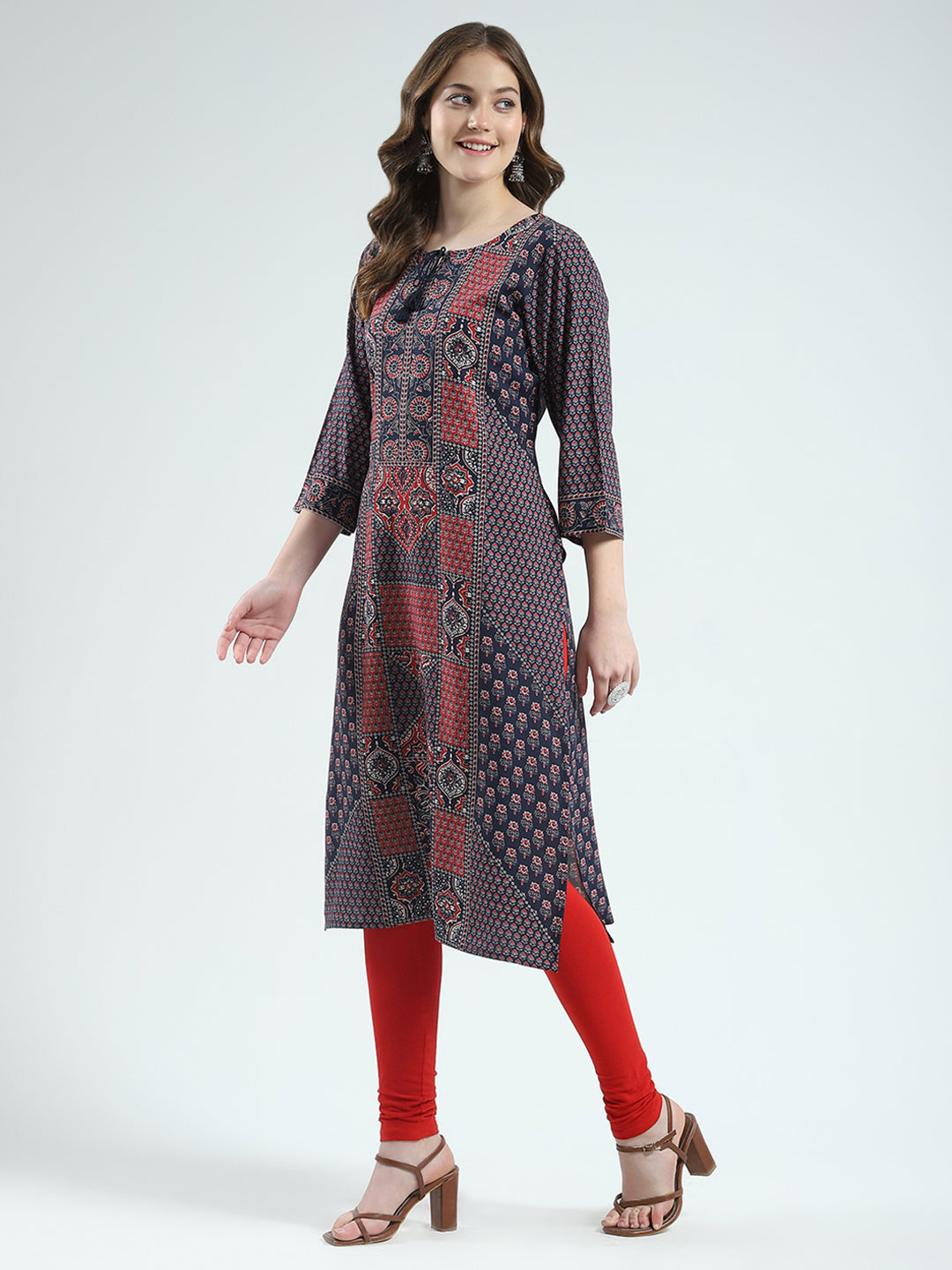 Women Navy Blue Printed Round Neck 3/4th Sleeve Kurti