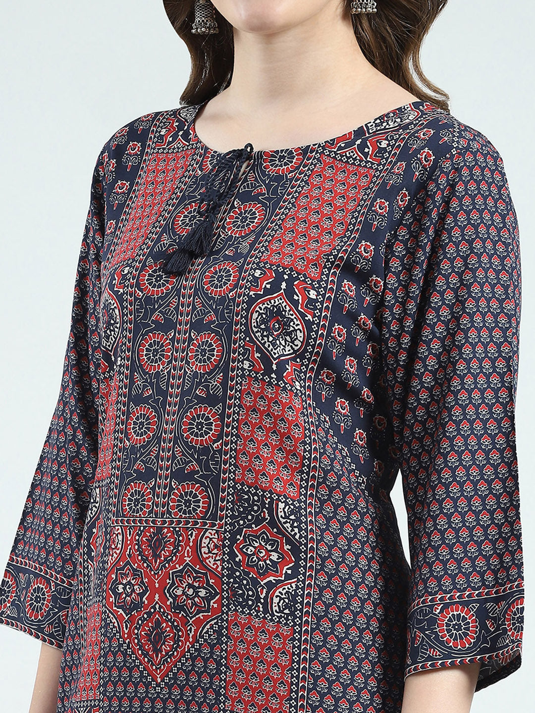 Women Navy Blue Printed Round Neck 3/4th Sleeve Kurti