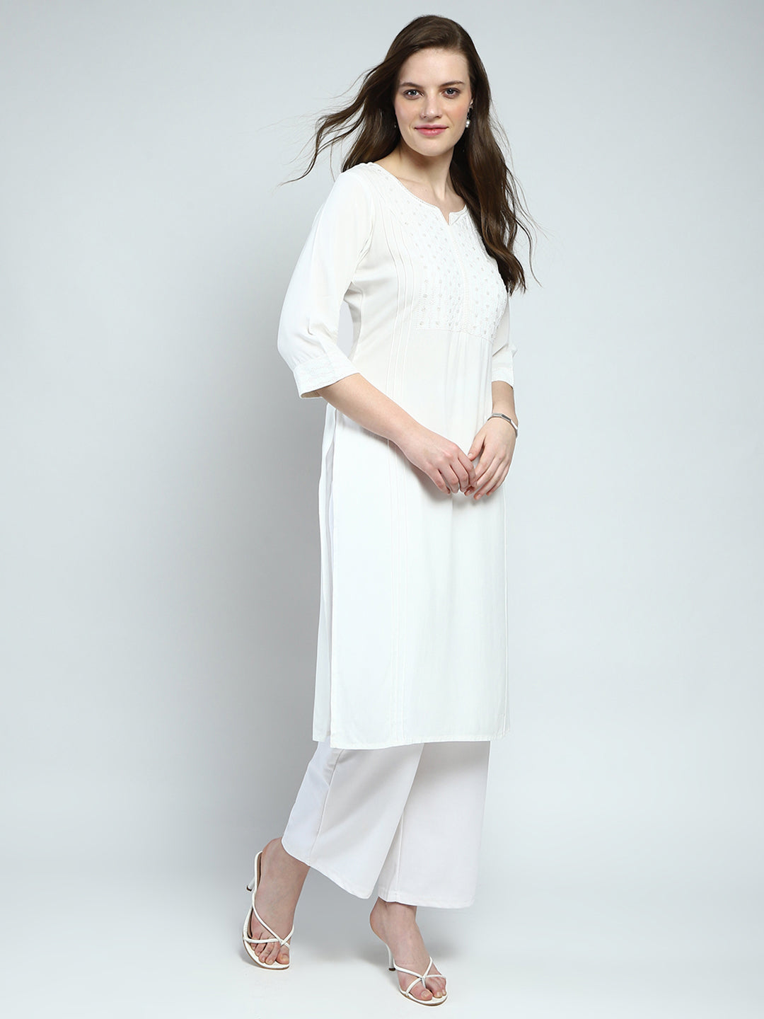 Women White Solid Round Neck 3/4th Sleeve Kurti