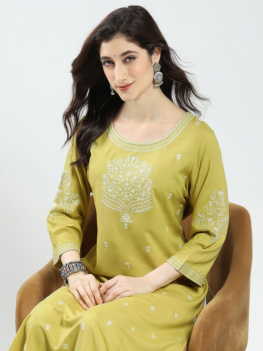 Women Green Self Design Round Neck 3/4th Sleeve Kurti