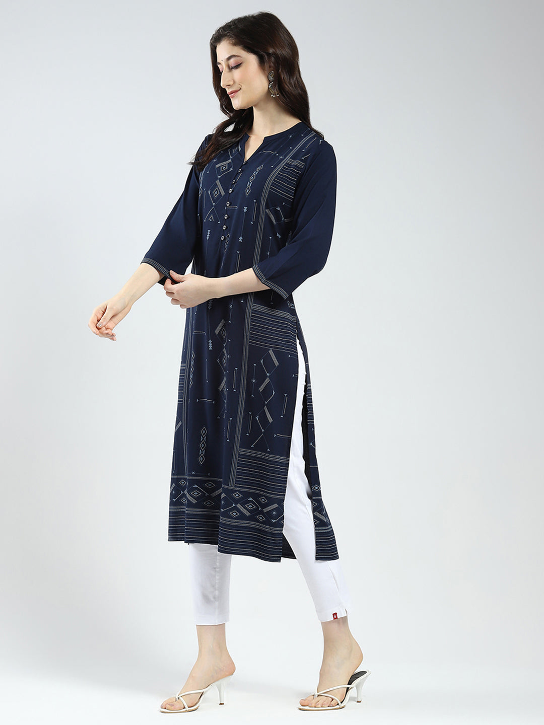 Women Navy Blue Printed Round Neck 3/4th Sleeve Kurti