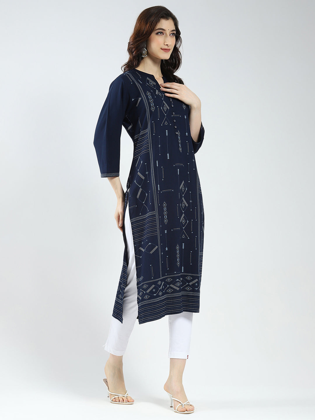 Women Navy Blue Printed Round Neck 3/4th Sleeve Kurti