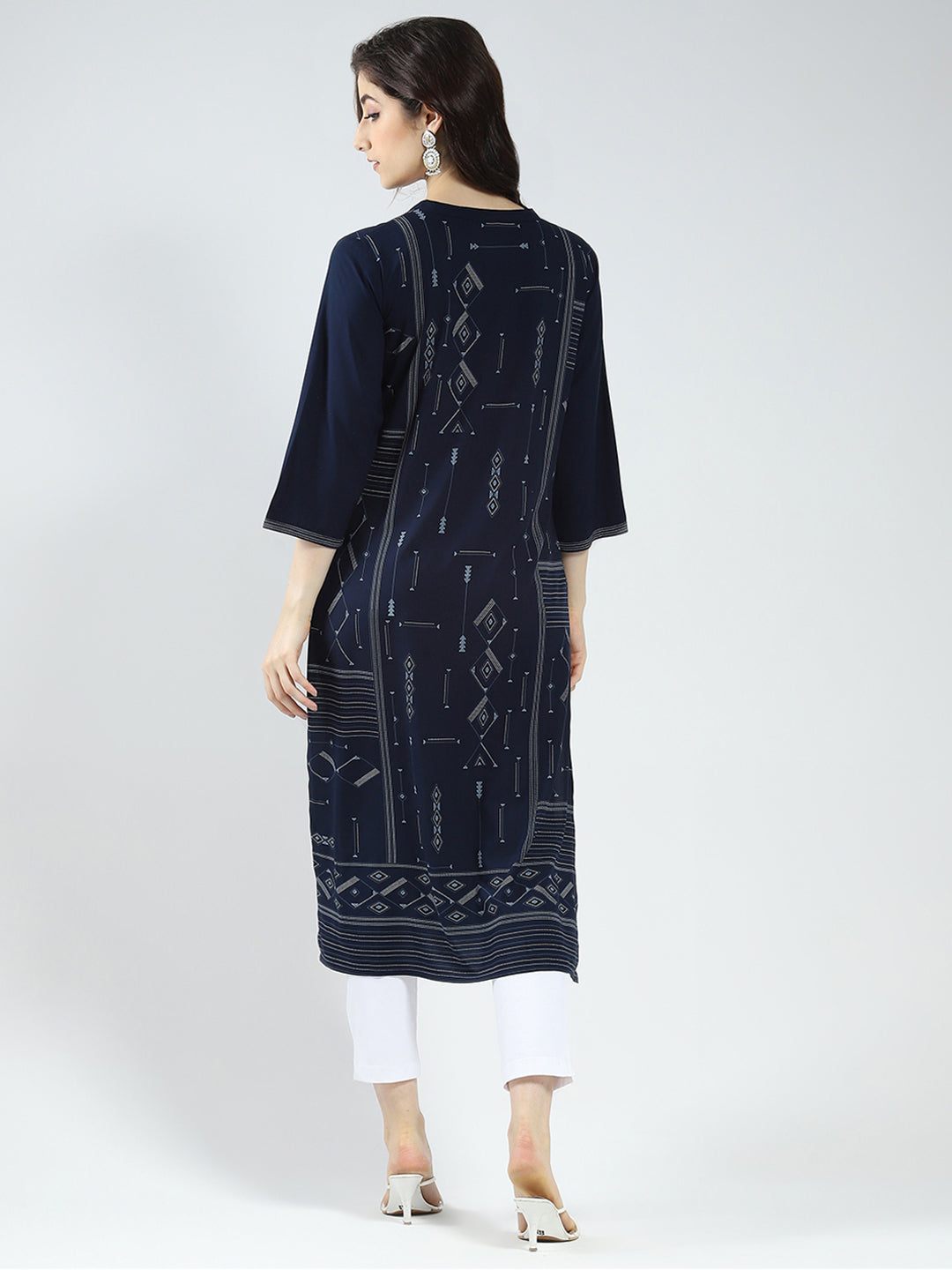Women Navy Blue Printed Round Neck 3/4th Sleeve Kurti