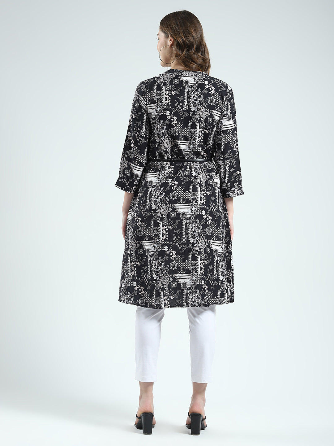 Women Black Printed Round Neck 3/4th Sleeve Tunic