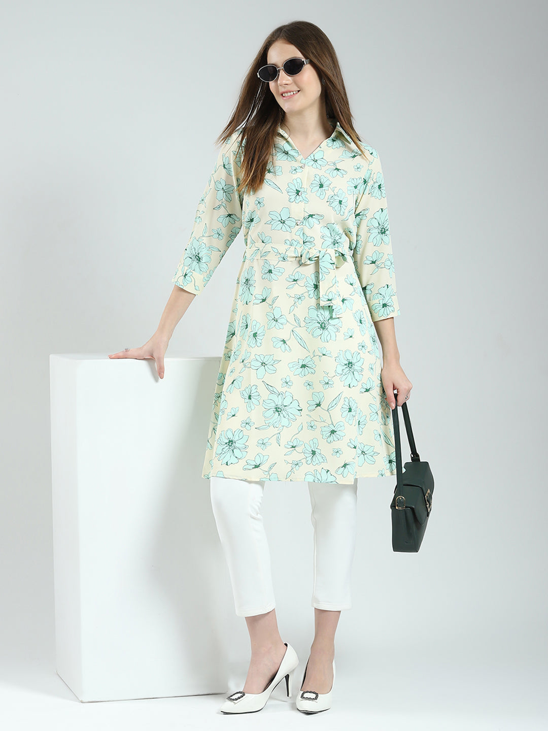 Women Beige Printed Collar 3/4th Sleeve Tunic