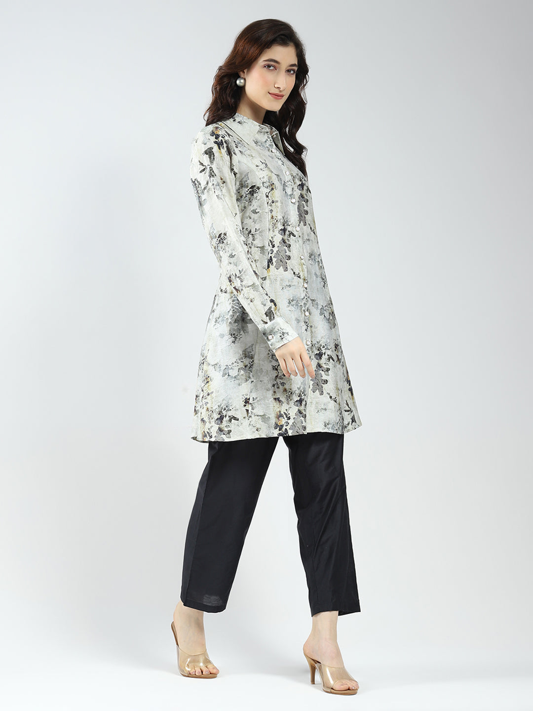 Women Grey & Black Printed Collar Full Sleeve Cords Set
