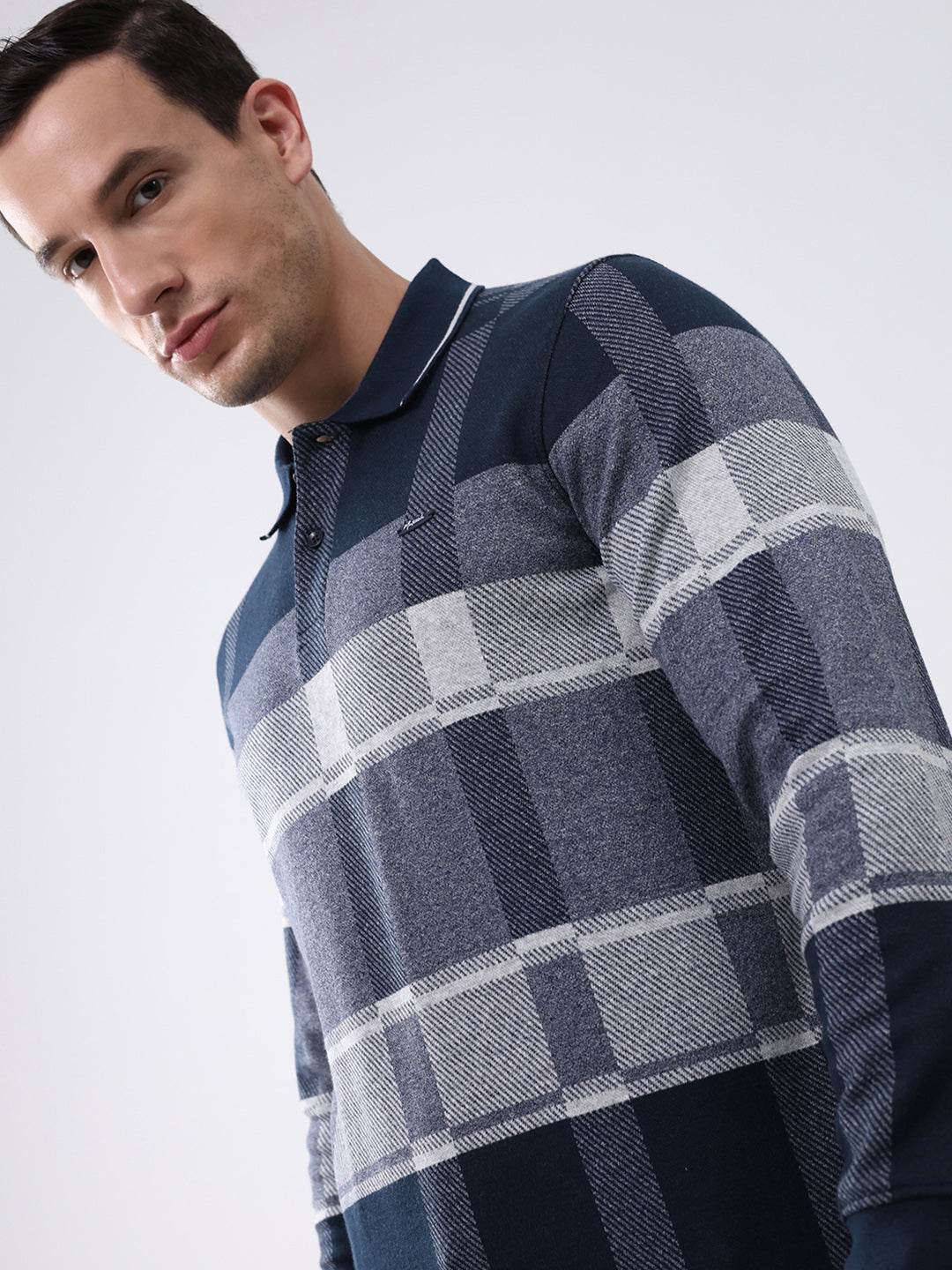 Men Navy Blue Abstract Collar Full Sleeve Winter T-Shirt