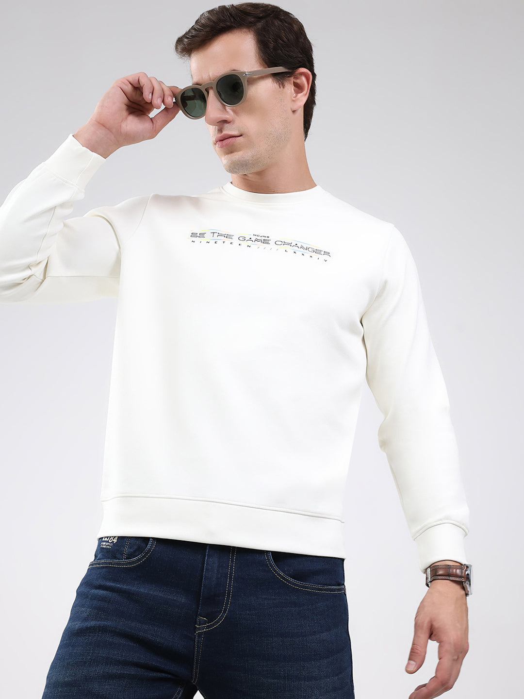 Men White Solid Round Neck Full Sleeve Sweatshirt