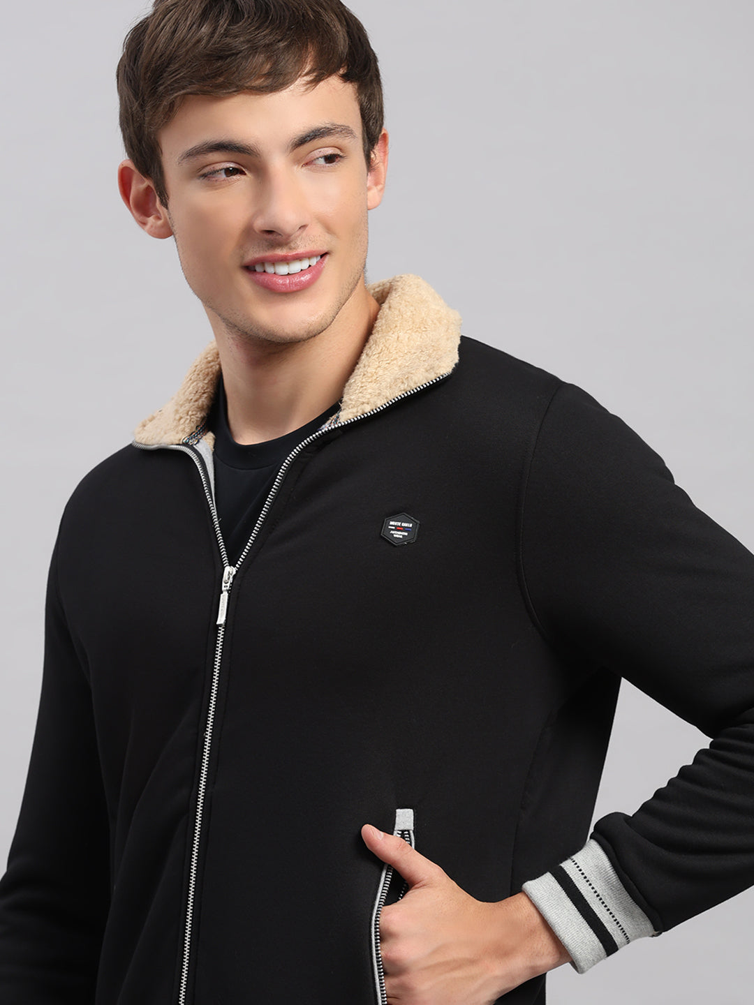 Men Black Solid Collar Full Sleeve Sweatshirt