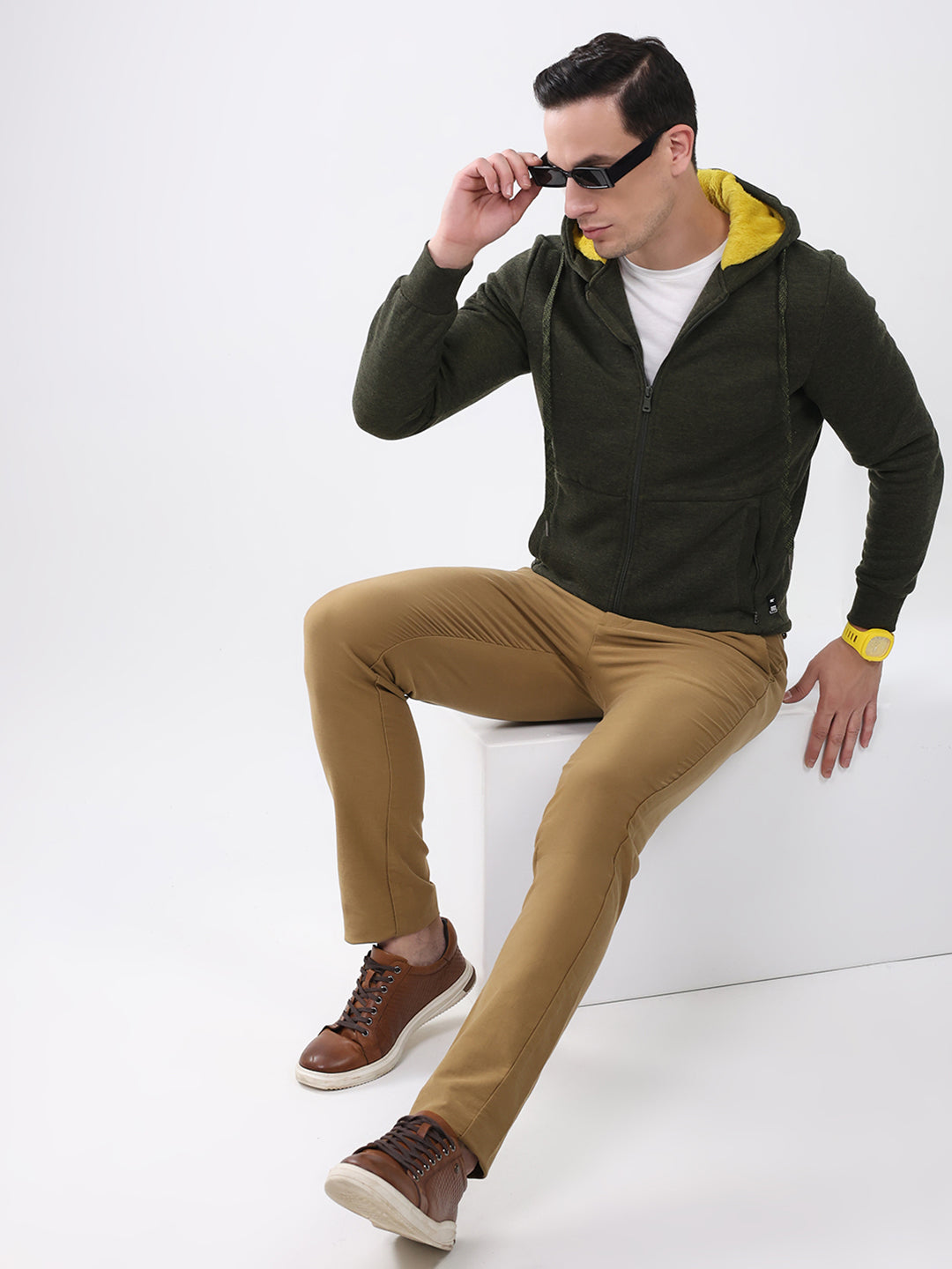 Men Green Solid Hooded Full Sleeve Sweatshirt