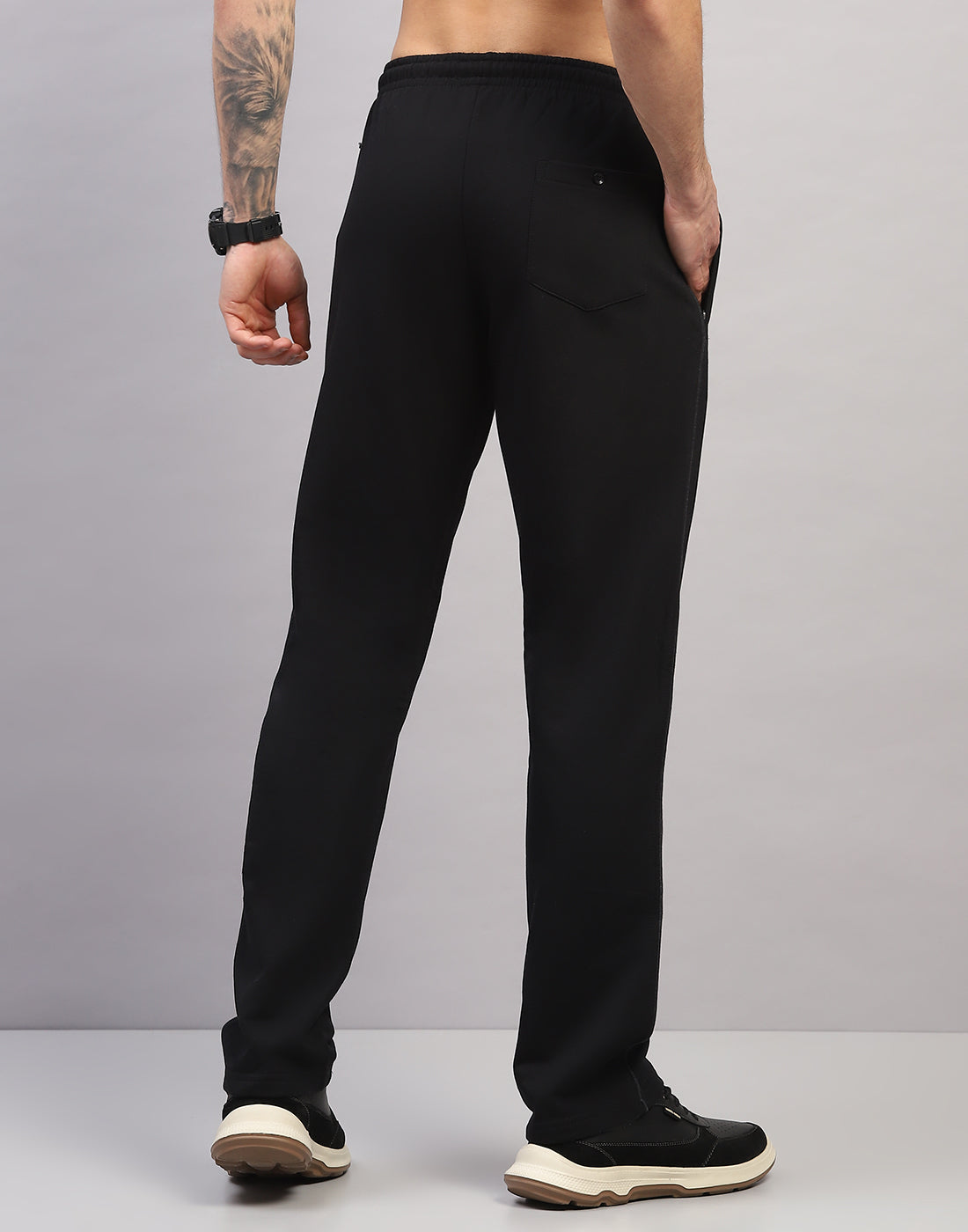 Men Black Solid Regular Fit Winter Lower