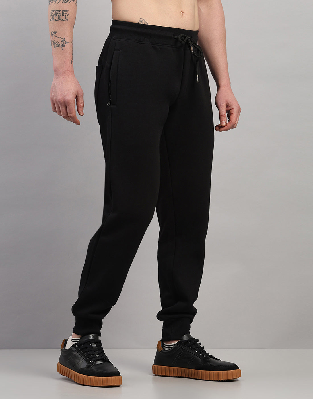 Men Black Solid Regular Fit Winter Lower