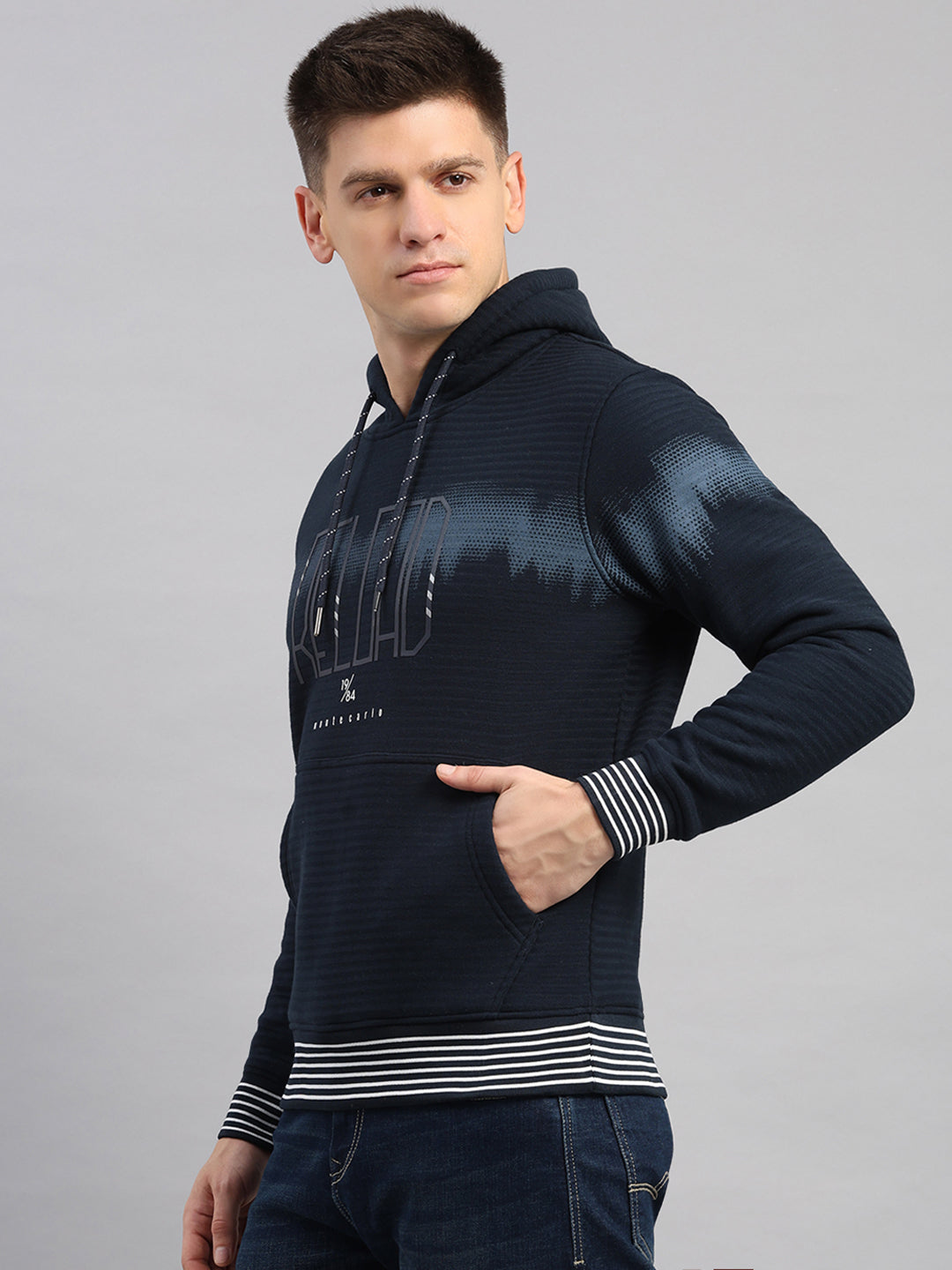 Men Navy Blue Solid Hooded Full Sleeve Sweatshirt