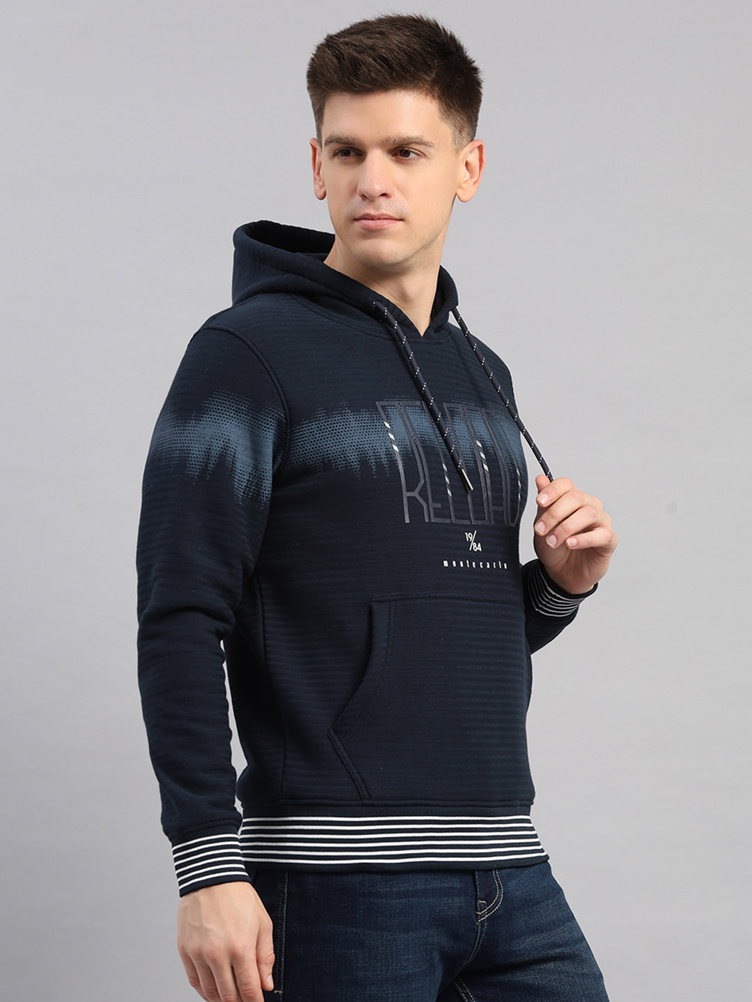 Men Navy Blue Solid Hooded Full Sleeve Sweatshirt