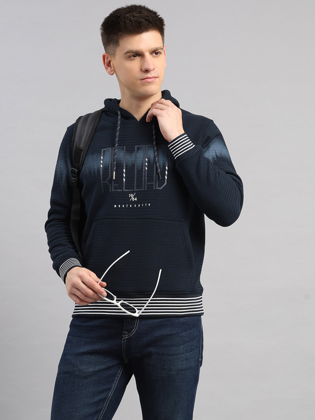 Men Navy Blue Solid Hooded Full Sleeve Sweatshirt